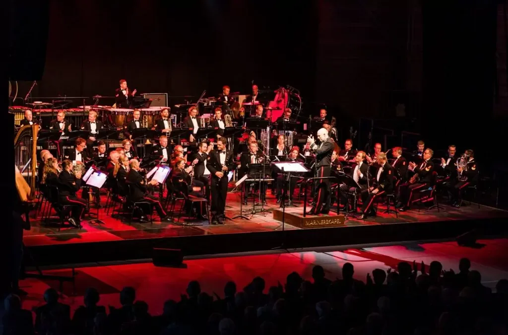 Marinierskapel geeft buitenconcert in Beekbergen